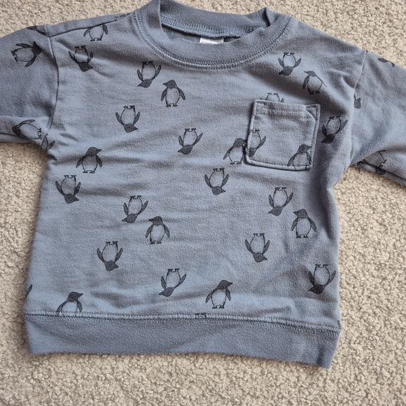 Carter's Blue Baby Outfit with Penguin Design - Picture 2 of 6